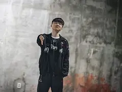 开云体育APP下载-Faker意外战胜C9，重返赛场引爆全场！(faker手抖是哪场比赛)