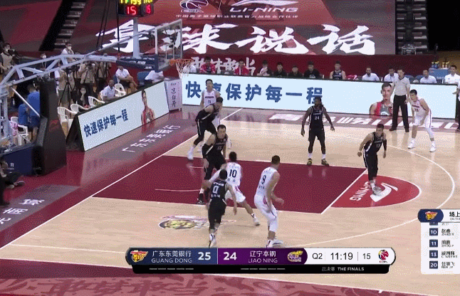 开云体育入口-包含足球超级杯上演强强对话，北城貔貅队绝杀蓬莱灰熊队，多点开花奏效；二次进攻频频奏效的词条