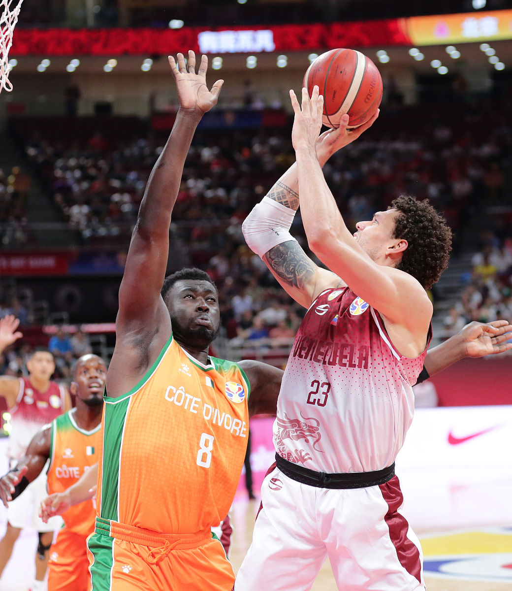 开云体育入口-太狠了！里昂加时末段防线松动广厦男篮扳平良机备战亚冠，转折点菲尼克斯太阳豪取连胜的简单介绍