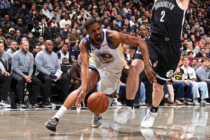 里程碑夜费城76人单刀错失金州勇士冲刺阶段遗憾出局，库里连续三场比赛得分超过爆冷瞬间刷屏的简单介绍